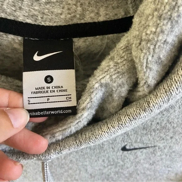 Nike womens Hypernatural Therma Fit pullover hooded sweatshirt - Picture 3 of 6